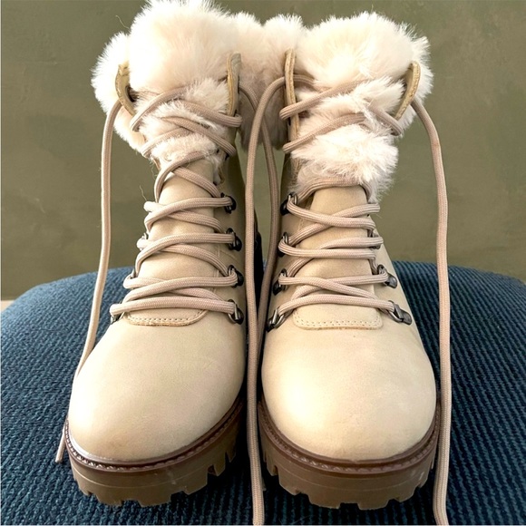 Union Bay Faux- Fur Lined Ankle Booties.  Size 8M
NEW WITHOUT BOX! - Picture 3 of 6